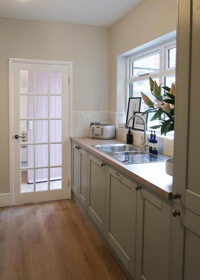 Luxury Living Outside The City Walls - Sleeps Six! Chester Extérieur photo